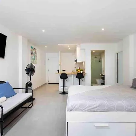 Διαμέρισμα Renovado Estudio Con Balcon