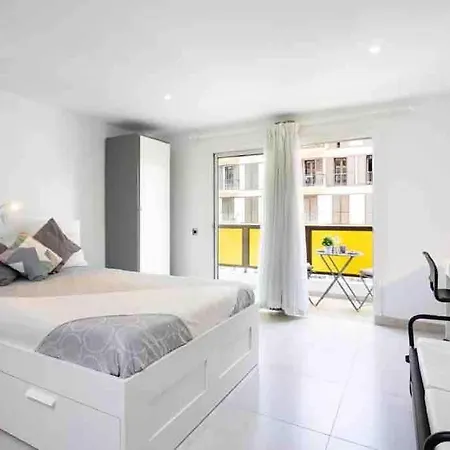 Renovado Estudio Con Balcon *